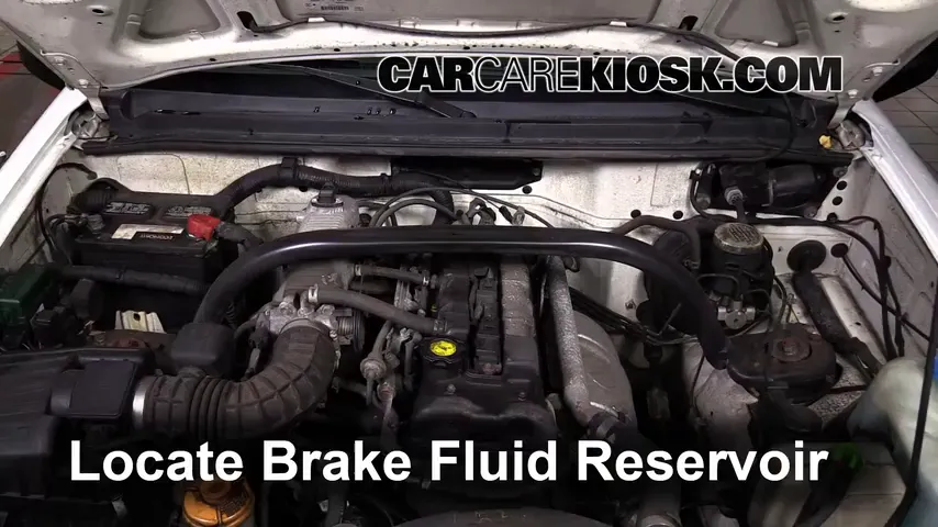 2002 Chevrolet Tracker 2.0L 4 Cyl. (4 Door) Brake Fluid